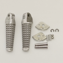 Biketec, sada stupaček spolujezdce, s držáky, Suzuki GSXR 600/750 '96-05, GSXR 1000 '01-04, stříbrná barva