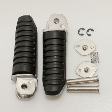 Biketec, sada stupaček spolujezdce, s držáky, Suzuki GSF/GSX 400 '91-97, GSF 600/1200 '96-00, GSXR 1100 '89-